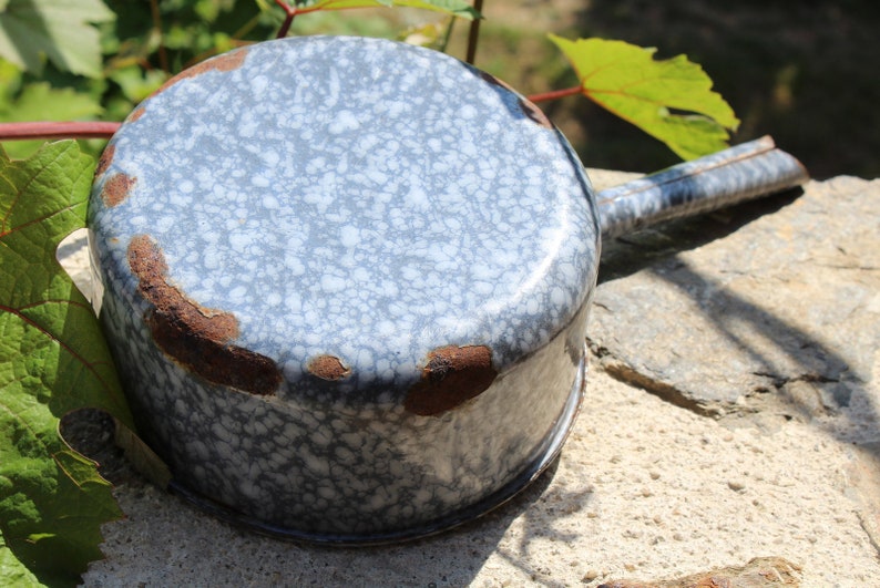 Old rustic enamel pan, French saucepan, blue marble enamel, vintage enamel caserole, French farmhouse chic, vintage enamelware image 7