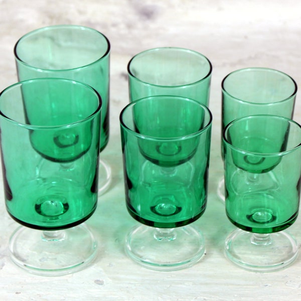 Green glasses, Luminarc Cavalier glass set, 20cl, 12cl & 10cl, stem glasses, green cavalier, French vintage, 1970's retro dining.