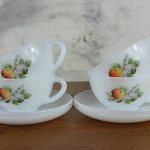 4 Arcopal cups and saucers, tea/coffee cups, milkglass cups, autumn fruit design, breakfast set, French vintage, retro kitchenware 1970&#39;s