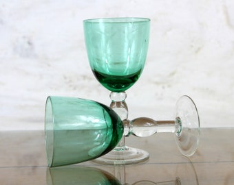 2 green wine glasses, 15cl, stem wine glasses, long stemmed glasses, French vintage glasses, vintage glassware.