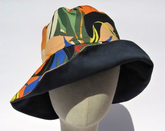 bloemen zomerhoed, zonnehoed, jaren 60/70 boho chique stijl hoed, veelkleurige bucket hat, maat ML