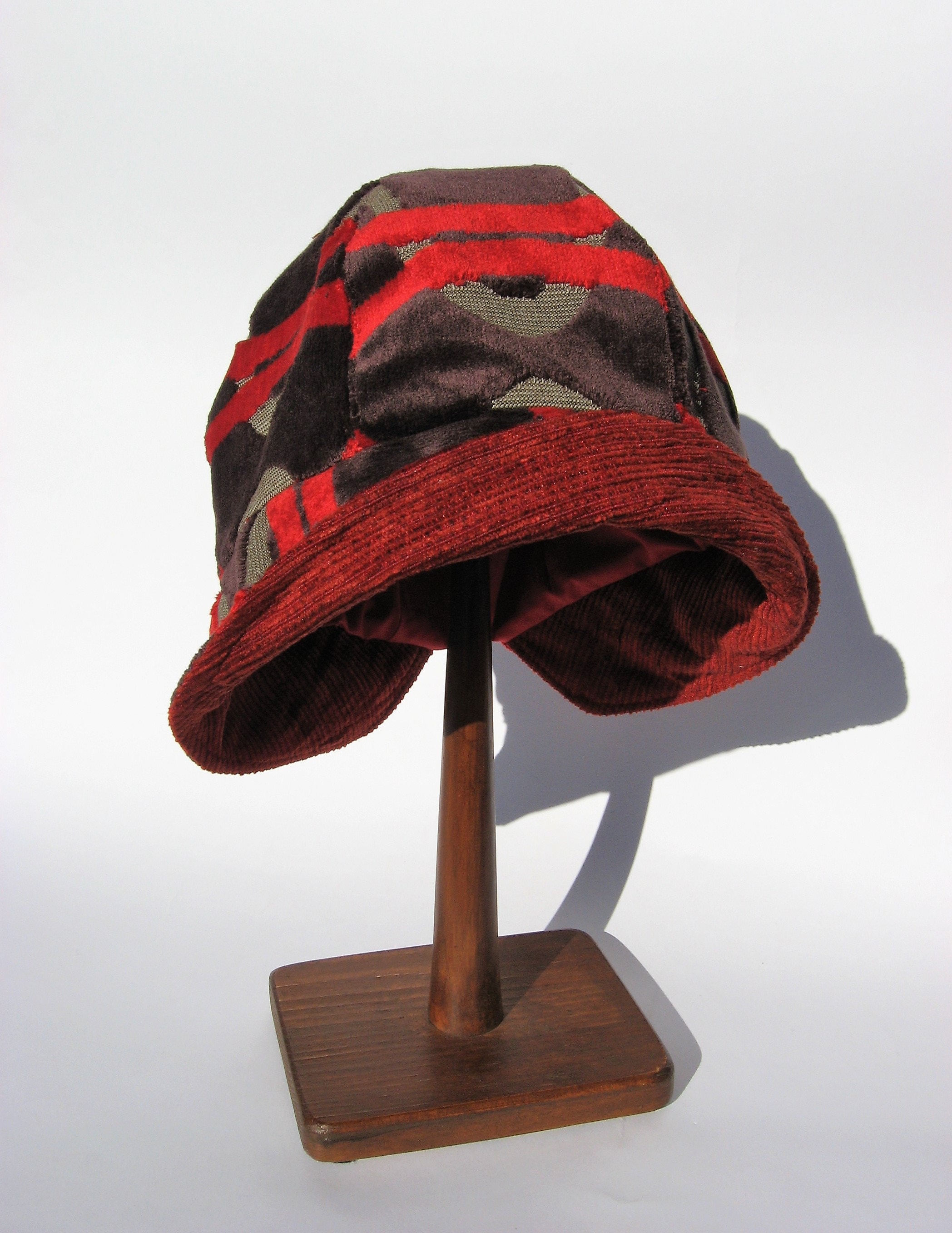 cloche style hat