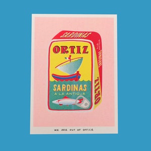 A risograph print of a can full of sardinas