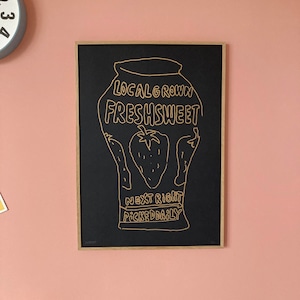 Ein Risograph-Druck unserer Vase „Next Right, Next Left“ in Gold auf Schwarz (A2) in limitierter Auflage