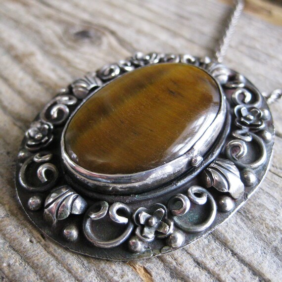 ca 1950 secret Taxco TIGER'S EYE 2 1/4" LOCKET antique collectible pendant brooch, 18" chain necklace, hidden poison snuff stash. Mourning. View 5