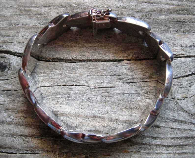28.3 grams Lovely retro chic quality chunky 8 ITALIAN STERLING BRACELET classic classy elegant but wearable statement piece.