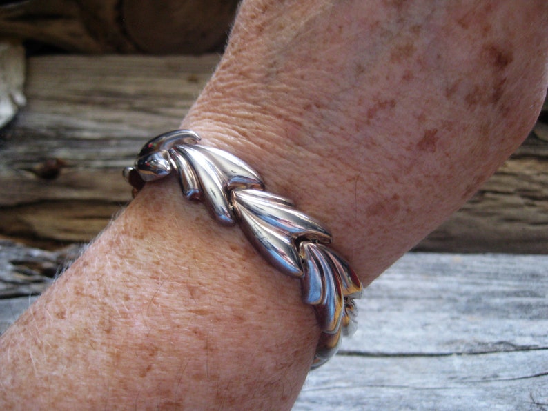 28.3 grams Lovely retro chic quality chunky 8 ITALIAN STERLING BRACELET classic classy elegant but wearable statement piece.