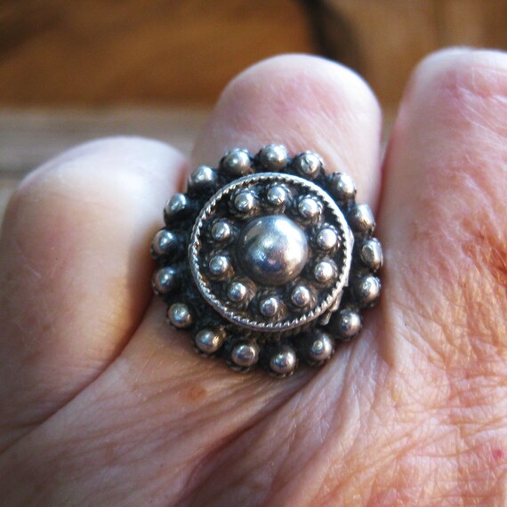 ca. 1960 sterling POISON pill box RING, sterling,… - image 3