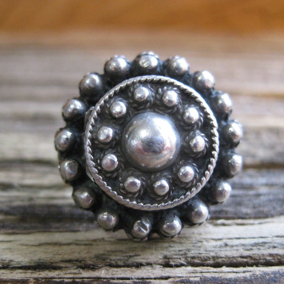 ca. 1960 sterling POISON pill box RING, sterling,… - image 1