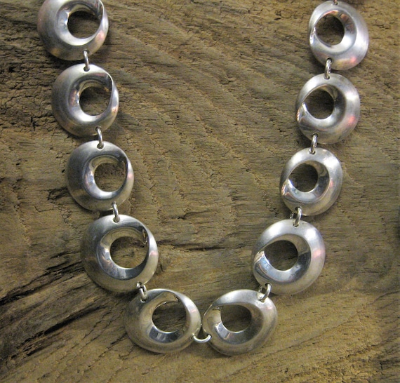 ca. 1960 sterling GRADUATED CIRCLE NECKLACE, high… - image 4