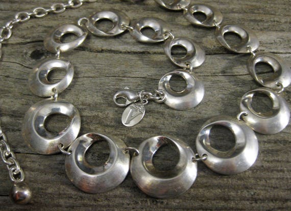 ca. 1960 sterling GRADUATED CIRCLE NECKLACE, high… - image 3