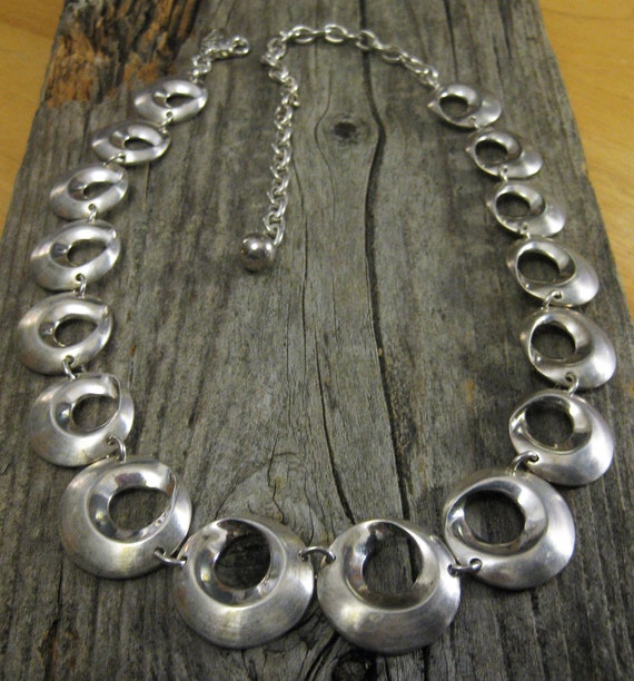 ca. 1960 sterling GRADUATED CIRCLE NECKLACE, high… - image 2