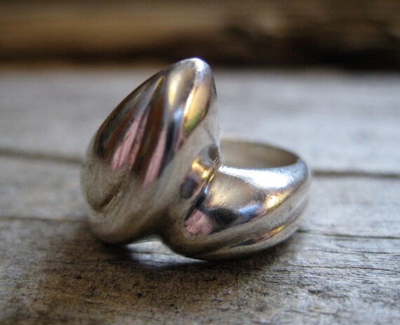 solid STERLING BAND RING, size 5. Signed, dimensi… - image 3