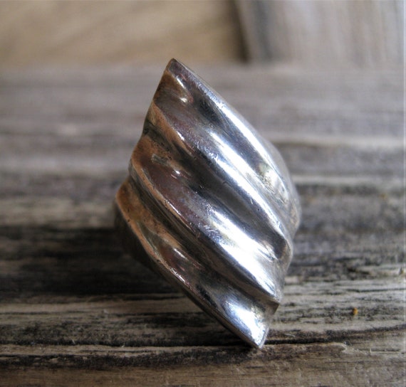 solid STERLING elongated WAVE RING. size 8. Wide,… - image 1