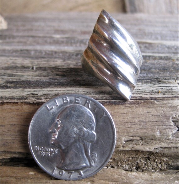 solid STERLING elongated WAVE RING. size 8. Wide,… - image 5