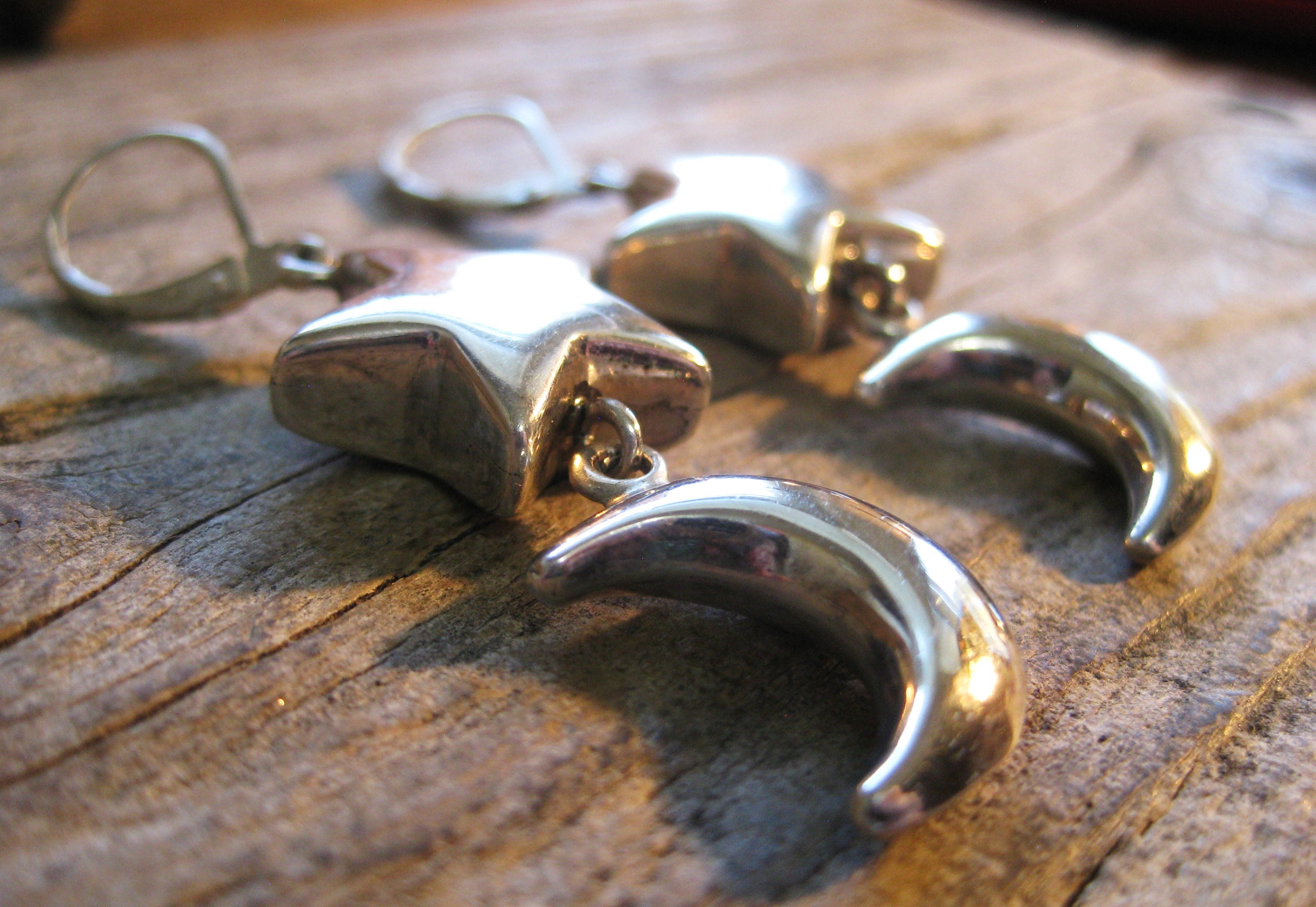 Semplice Icona In Stile Arte In Linea Con Mezza Luna O Mezzaluna Mobile Declino Simbolo Della Notte E Piatto Lineare Illustrazione Image211437772 - Foto 2