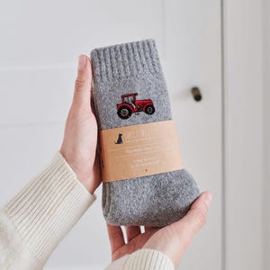 Calcetines de lana para caminar con diseño de tractor y campo