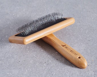 Bamboo slicker brush