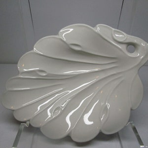 Sydenham Leaf shape relish, Red Cliff Pottery, 1950s/60s