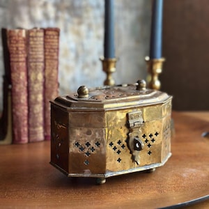 Brass Lidded Box | Pierced Brass Box | Vintage Brass | Potpourri Holder