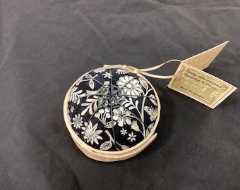 Handcrafted Shaker Tomato Pincushion -Tiger Maple- charming black and cream, handstitched Spiderwork