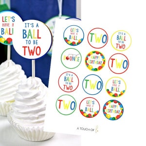 IMPRIMABLE &quot;C&#39;est une balle pour être deux&quot; Cupcake Toppers, Let&#39;s Have a Ball 2nd Birthday Cupcake Toppers, Ball 2nd Birthday Party Cupcake Toppers