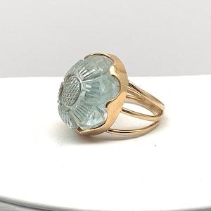 14K Yellow Gold Carved Aquamarine Flower Ring