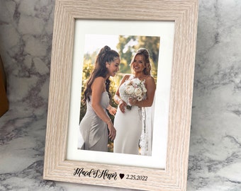 Maid of Honor Picture Frame - Engraved Wood Picture Frame - Best Friend Photo Frame - Wedding Day Thank You Gift - Bridal Party Custom Gifts