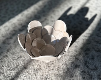 Circle textured bowl