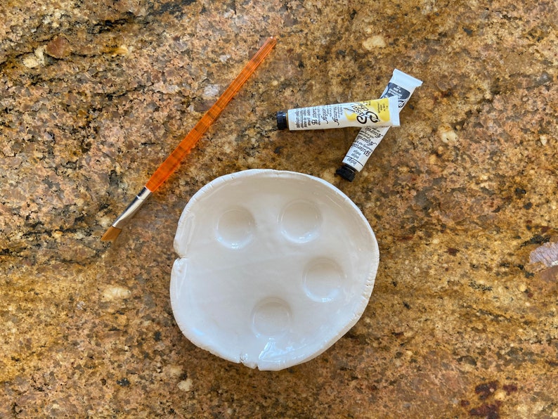 Organic shaped petite paint palette