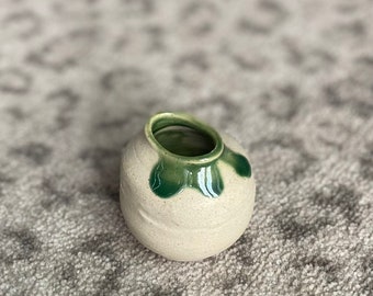 Drippy green Bud vase oval opening