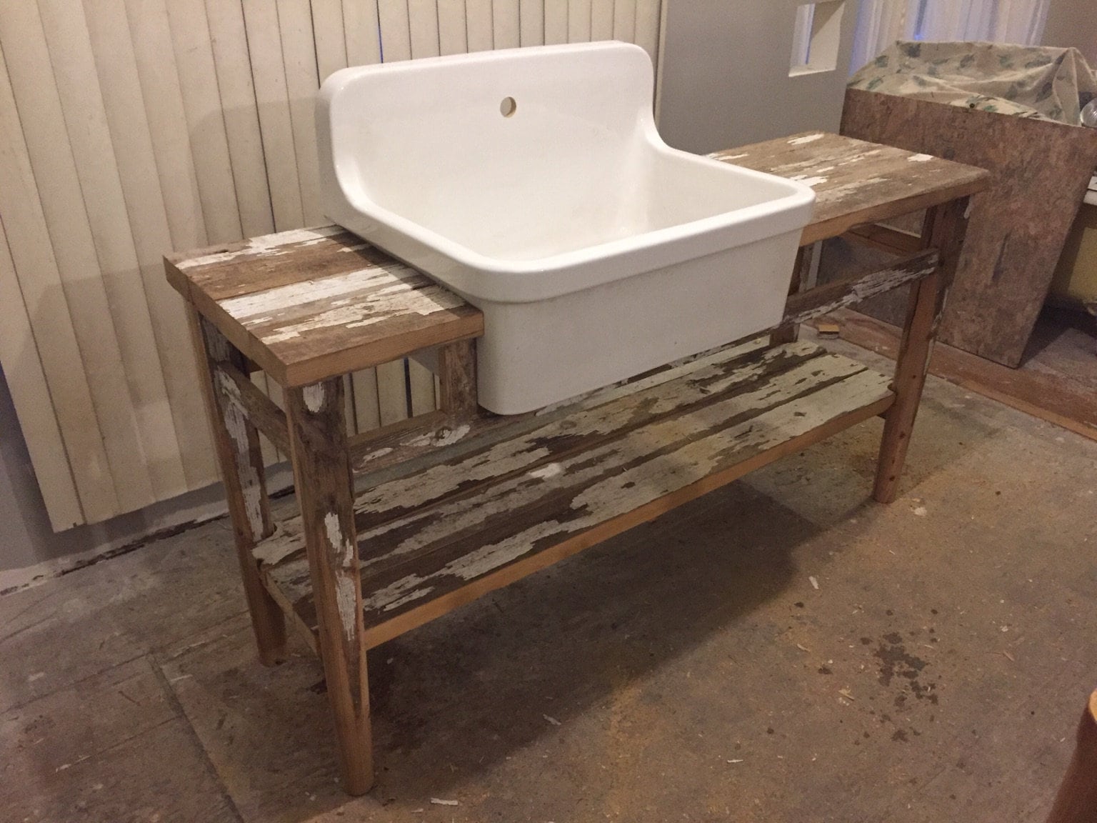 High Back Farmhouse Bathroom Sink Rispa