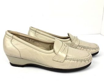 SAS Easier Shoes Women's 7.5 M Tripad Comfort Beige Leather Slip On