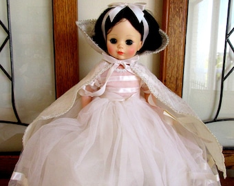 Madame Alexander Classics Doll "Snow White" in Box - Vintage