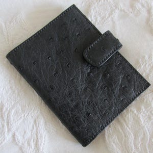Cartera para tarjetas de crédito de piel de avestruz en color negro - Envío gratuito