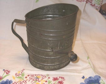 Flour Sifter - Vintage Kitchenware
