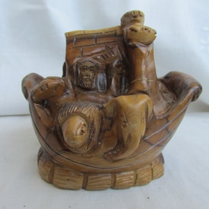 Wooden Carved Noah&#39;s Ark - Vintage