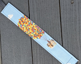 Pixar UP Pacifier Clip / Balloon House