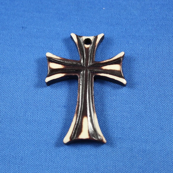 Cross Pendant  - Poly Resin Cross  -  Jewelry Supplies - Gothic Style  -  Craft Supplies - Religious Type Pendant