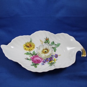 Hand Painted Old Nuremburg Leaf shaped Dish Bavaria Germany