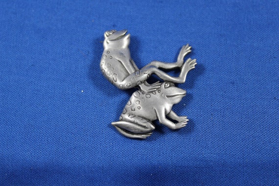 Leap Frog Brooch, Pewter tone, Made by JJ, Name B… - image 1