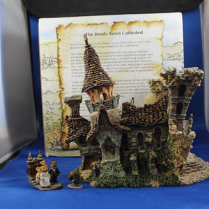 Boyds Bearly Built Villages House, The Boyds Town Cathedral, Complete in Original Box