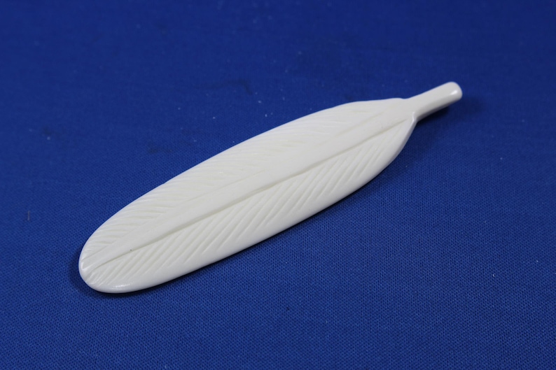 Carved Bone Feather Pendant Qty Of 1 Large 5 Focal - Bone Carved Feather Pendants Carved Bone Feather Pendant Qty Of 1 Large 5 Focal - Bone Carved Feather Pendants