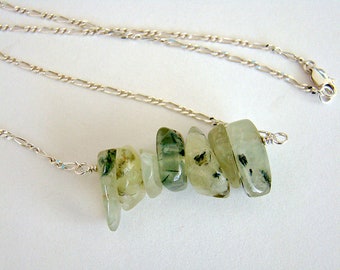 Kustlijn ketting, Prehniet zilveren ketting ketting, Chunky Prehniet ketting, groene edelsteen hanger, ruwe steen sieraden, natuurlijke sieraden