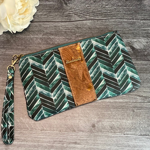 Curvy Wristlet in Painted Emerald with Cork Accent