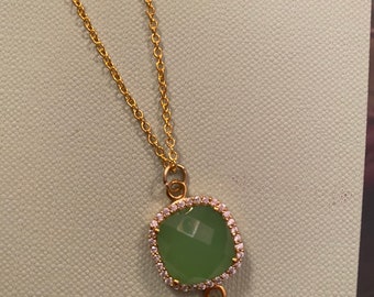 Green chalcedony pendant,