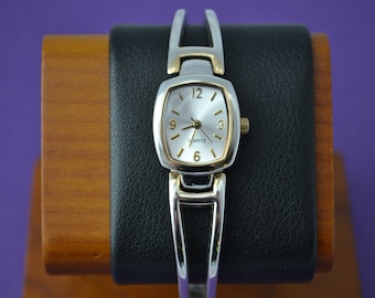 Women's Bracelet w/Clasp Wristwatch