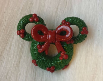 Minnie Wreath Christmas Brooch / Minnie Wreath Christmas Pin / Disney Christmas Brooch / Disney Christmas Pin