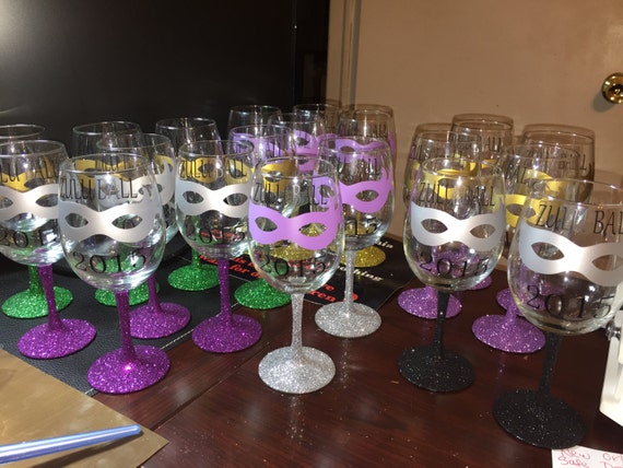 Custom Designed Vinyl Wine Glasses - Etsy