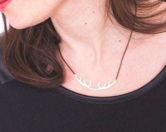 Necklace Pendant Deer, Neck Ras Laser Cut with Fine Mesh Chain